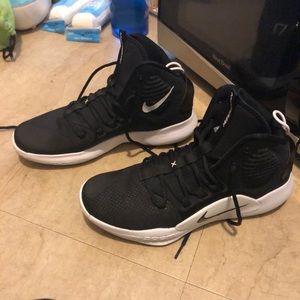 Nike Men’s Hyperdunk x Team Basketball Shoes